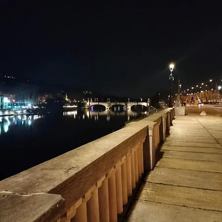 Couette-café La Riva Del Po Indipendente *